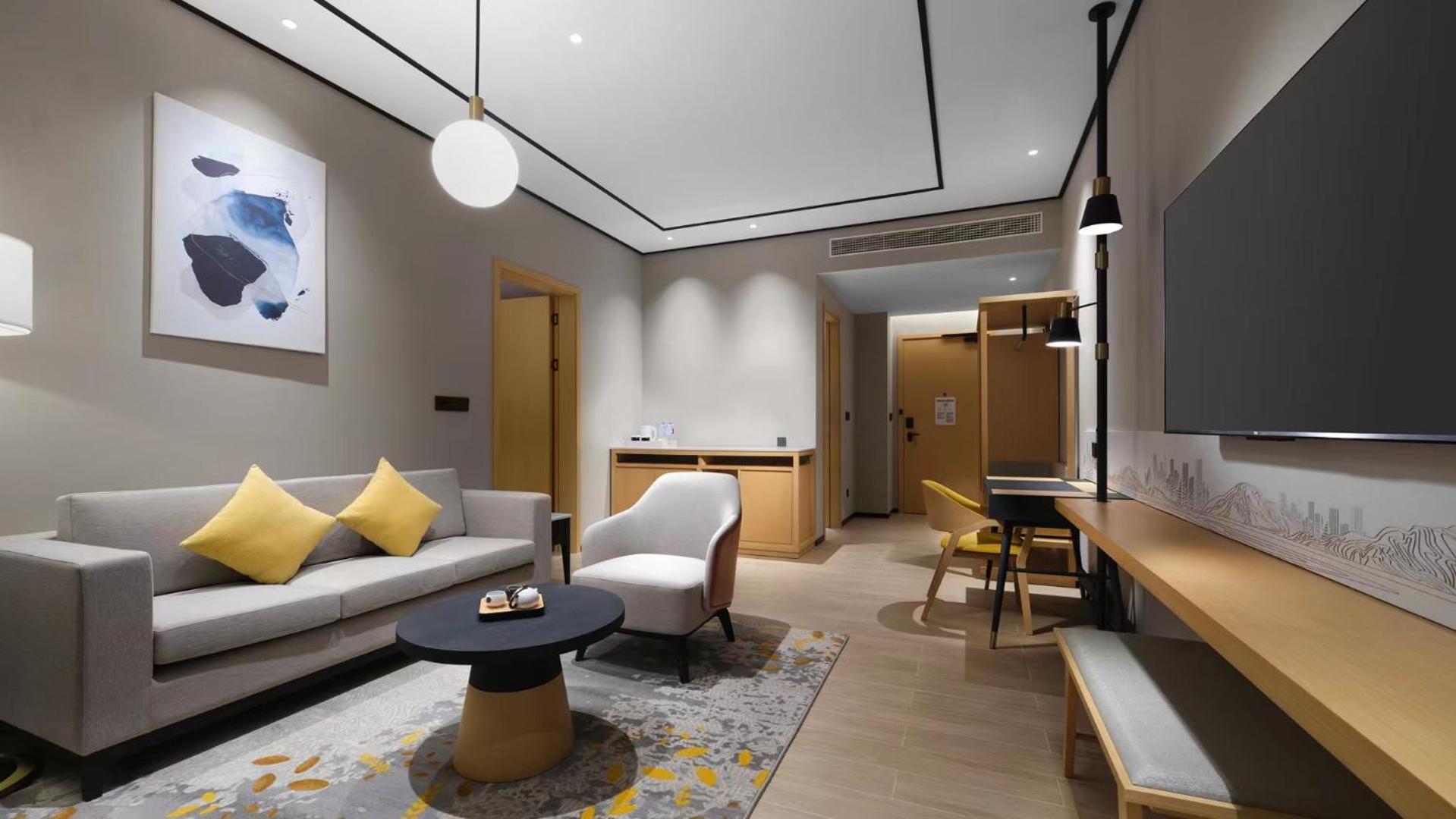 Hilton Garden Haidian Daoxiang Hotel 4*