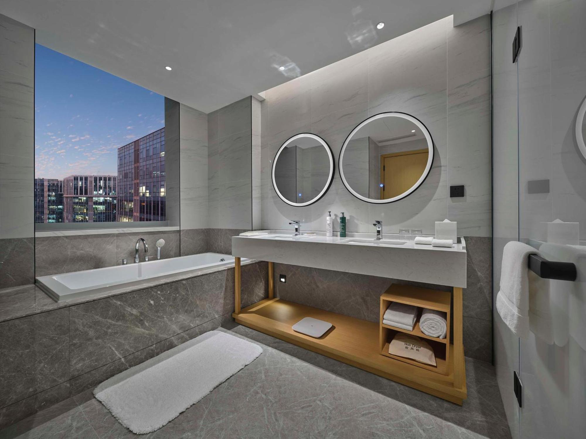 Hilton Garden Haidian Daoxiang Hotel