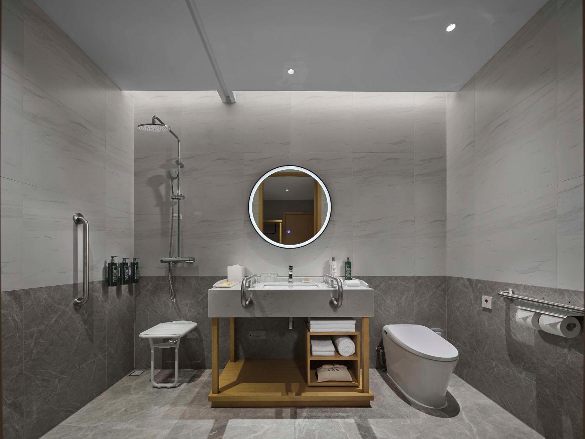 Hilton Garden Haidian Daoxiang Hotel 4*
